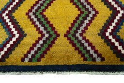 Central medallion detail of 2000s Persian Gabbeh rug from Iran / Persia