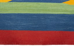 Central medallion detail of New Kilim Sofre rug from Turkey