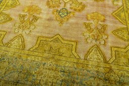 Close-up detail of 1950s Vintage rug from Pakistan showing Wool weave