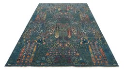 Surface texture of New Haj-jalili rug with natural Wool and intricate pattern