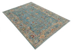 Corner detail of New Farahan rug showing border pattern and Wool pile