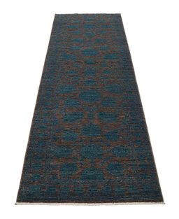 Surface texture of New Farahan rug with natural Wool and intricate pattern
