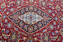 Central medallion detail of New Kashan rug from Iran / Persia
