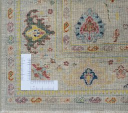 Corner detail of New Farahan rug showing border pattern and Wool pile