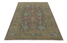 Surface texture of New Farahan rug with natural Wool and intricate pattern