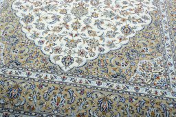 Close-up detail of 2000s Kashan rug from Iran / Persia showing Wool weave