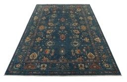 Surface texture of New Farahan rug with natural Wool and intricate pattern