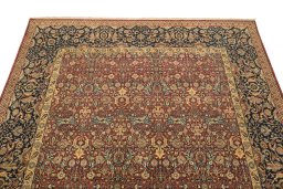 Surface texture of New Agra rug with natural Wool and intricate pattern