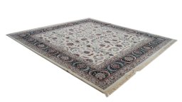 Close-up detail of New Agra rug from India showing Wool weave