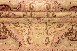 Corner detail of 1920s Amritsar rug showing border pattern and Wool pile