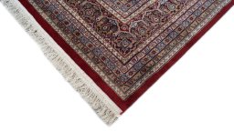 Central medallion detail of 1990s Jaipur rug from India