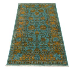 Surface texture of New Farahan rug with natural Wool and intricate pattern