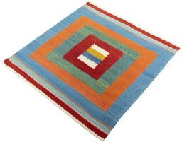 Corner detail of New Kilim Sofre rug showing border pattern and Wool pile