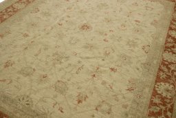 Central medallion detail of New Farahan rug from Pakistan
