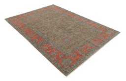 Corner detail of New Farahan rug showing border pattern and Wool pile