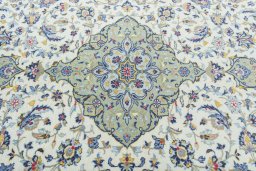 Central medallion detail of New Kashan rug from Iran / Persia