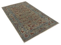 Corner detail of New Farahan rug showing border pattern and Wool pile