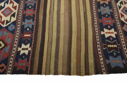 Close-up detail of 1930s Kilim Ghashghai rug from Iran / Persia showing Wool weave