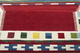 Full view of Unknown Kilim Ghashghai rug from Iran / Persia, 171 × 113 cm in Cream tones