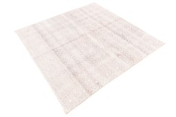 Corner detail of 1974s Kilim Traditional rug showing border pattern and Wool pile