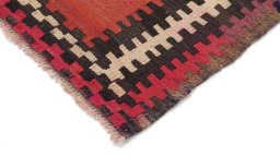 Backside of handmade 1990s Kilim Traditional rug showing knot structure and weave density