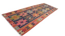 Corner detail of 1960s Kilim Traditional rug showing border pattern and Wool pile
