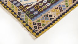 Backside of handmade New Kilim Traditional rug showing knot structure and weave density