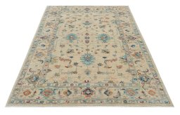 Surface texture of New Farahan rug with natural Wool and intricate pattern