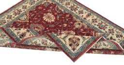 Central medallion detail of New Farahan rug from Pakistan