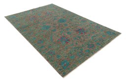 Corner detail of New Farahan rug showing border pattern and Wool pile
