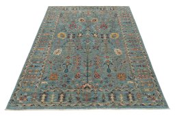 Surface texture of New Farahan rug with natural Wool and intricate pattern