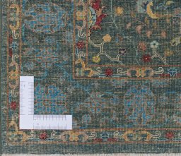 Corner detail of New Farahan rug showing border pattern and Wool pile