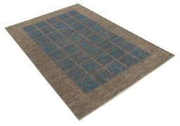 Corner detail of New Farahan rug showing border pattern and Wool pile