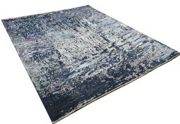 Corner detail of New Mahli rug showing border pattern and Wool pile