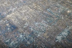 Central medallion detail of New Mahli rug from Pakistan