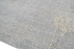 Corner detail of New Mahli rug showing border pattern and Wool pile