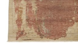 Corner detail of New Mahli rug showing border pattern and Wool pile