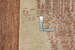 Surface texture of New Mahli rug with natural Wool and intricate pattern