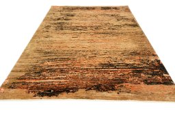 Surface texture of New Mahli rug with natural Wool and intricate pattern