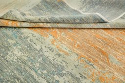 Surface texture of New Mahli rug with natural Wool and intricate pattern