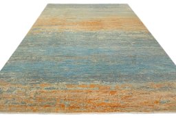 Surface texture of New Mahli rug with natural Wool and intricate pattern