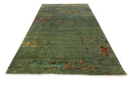 Surface texture of New Mahli rug with natural Wool and intricate pattern