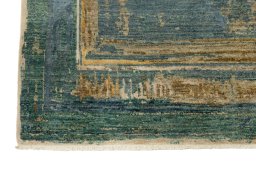 Corner detail of New Mahli rug showing border pattern and Wool pile