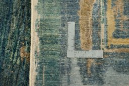Surface texture of New Mahli rug with natural Wool and intricate pattern