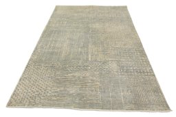 Surface texture of New Mahli rug with natural Wool and intricate pattern