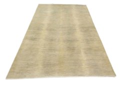 Surface texture of New Mahli rug with natural Wool and intricate pattern