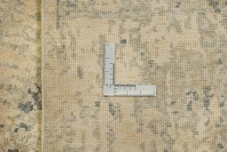 Surface texture of New Mahli rug with natural Wool and intricate pattern