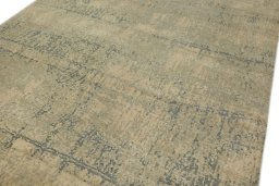 Central medallion detail of New Mahli rug from Pakistan
