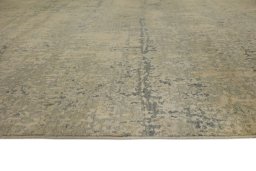 Full view of New Mahli rug from Pakistan, 291 × 200 cm in Beige tones