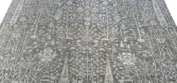 Central medallion detail of New Mahli rug from Pakistan